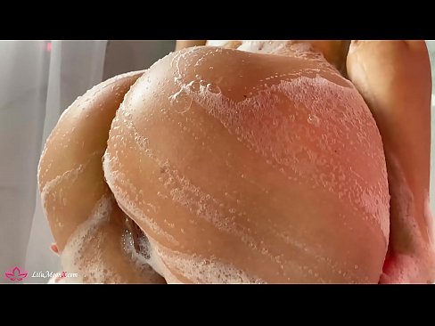 ❤️ Brunette شاور میں شدید orgasm کے لئے وائبریٹر کے ساتھ بلی میں مشت زنی کرتی ہے۔ مقعد فحش ️❤